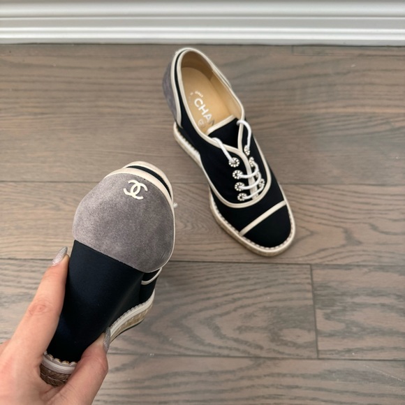 CHANEL Cruise 2016 Espadrille Wedges 39 Navy Canvas Faux Pearl Jute Trim Satin - Picture 3 of 12